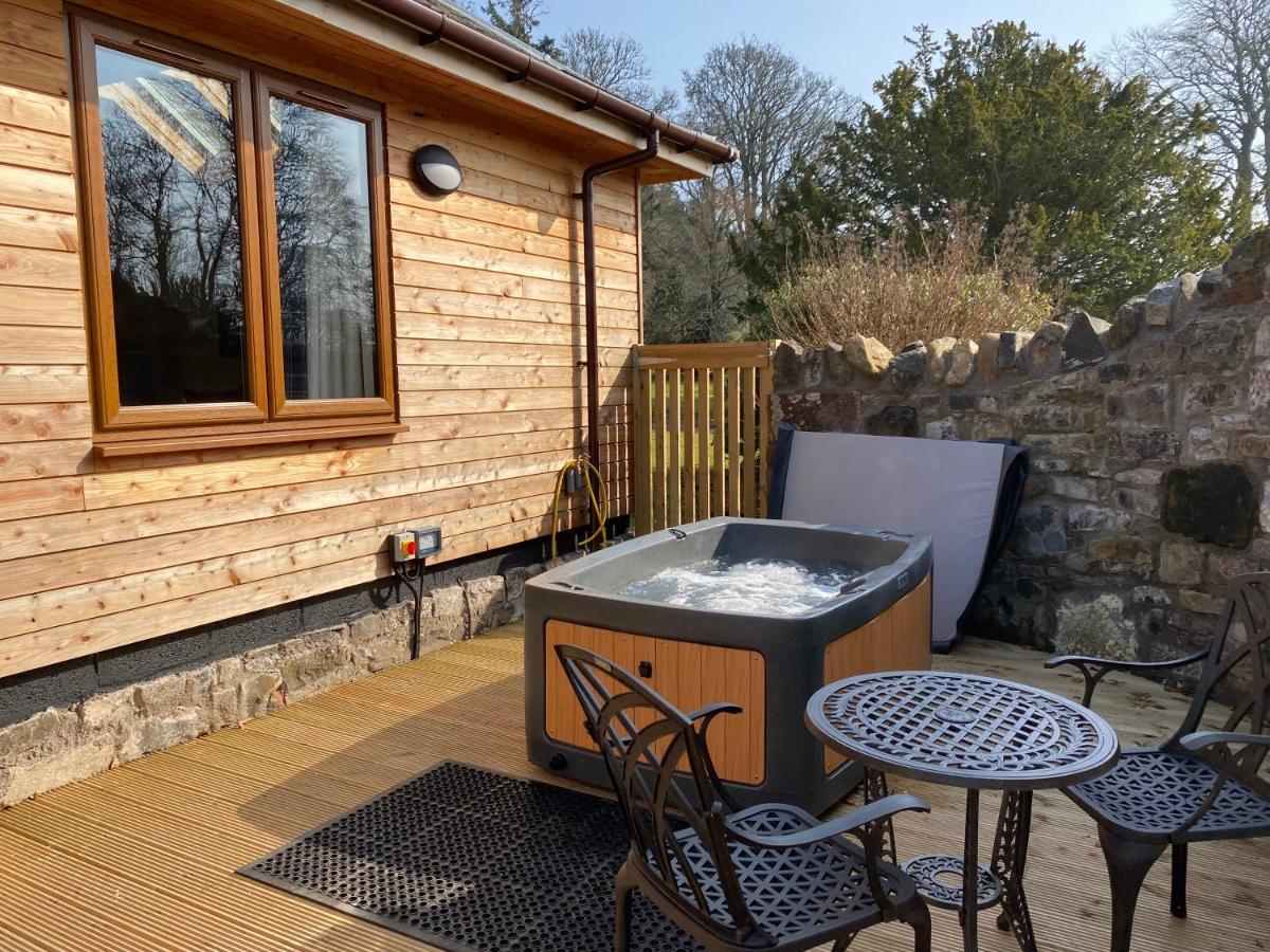 Pheasant Lodge With Hot Tub Forgandenny Exterior photo